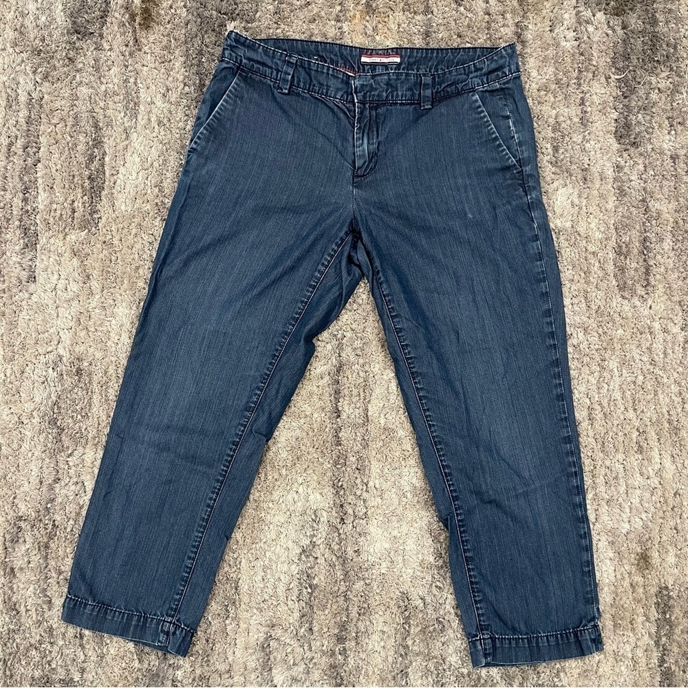 Tommy Hilfiger Capri women size 6 in great condition